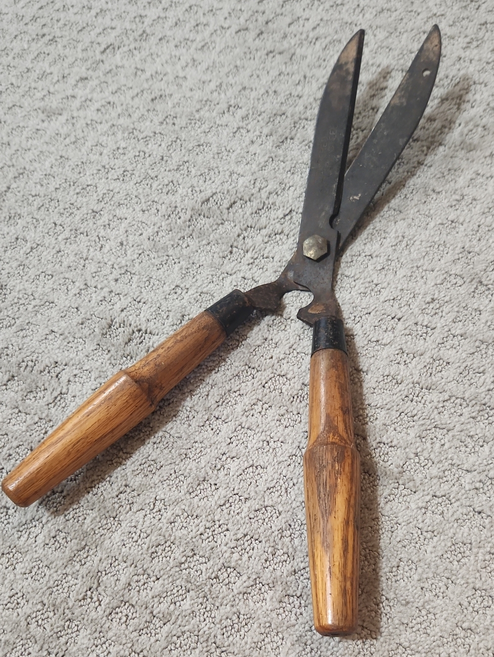 Vintage Village Blacksmith Classic Wooden-Handled Hedge Shears